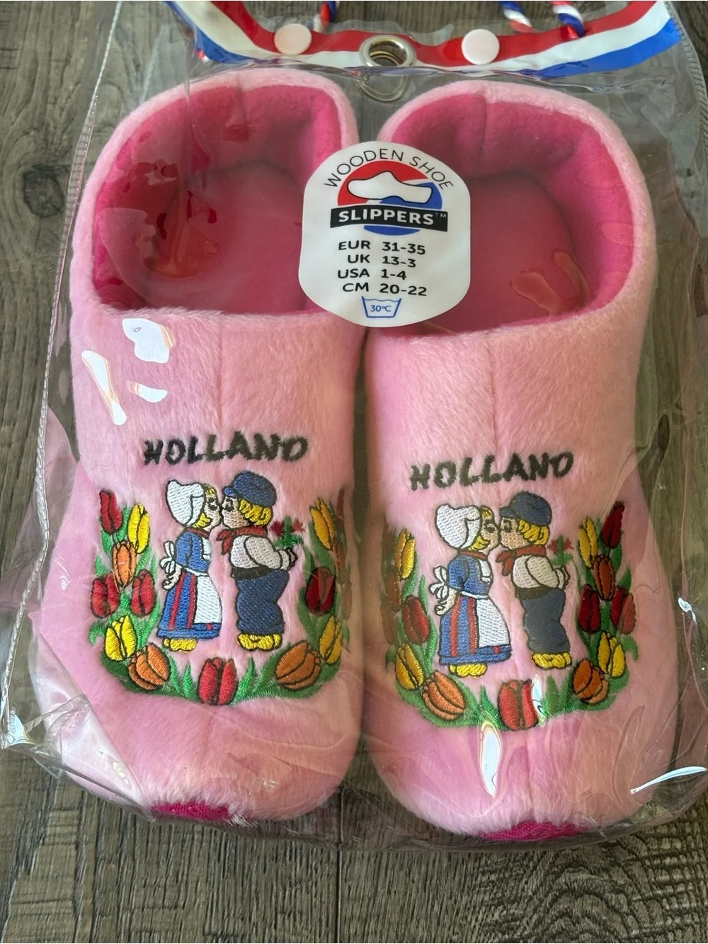 Wooden Shoes soft pink